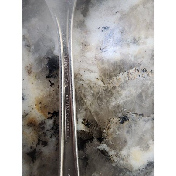 Oneida Community Tudor Plate Sweet Briar silverplate Dinner Fork 7 1/8" Lot of 4 - Picture 3 of 3